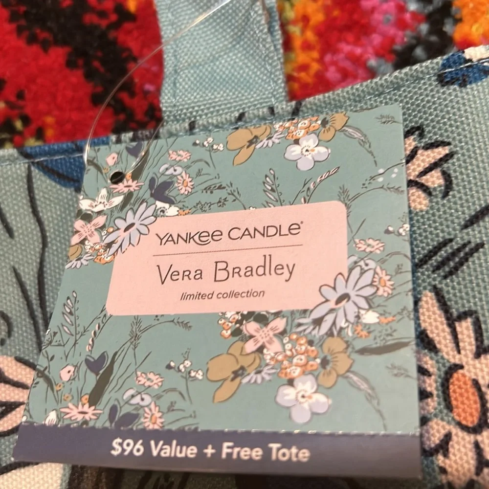 Yankee Candle Vera Bradley Spring Fragrance Tote NWT - Picture 3 of 5